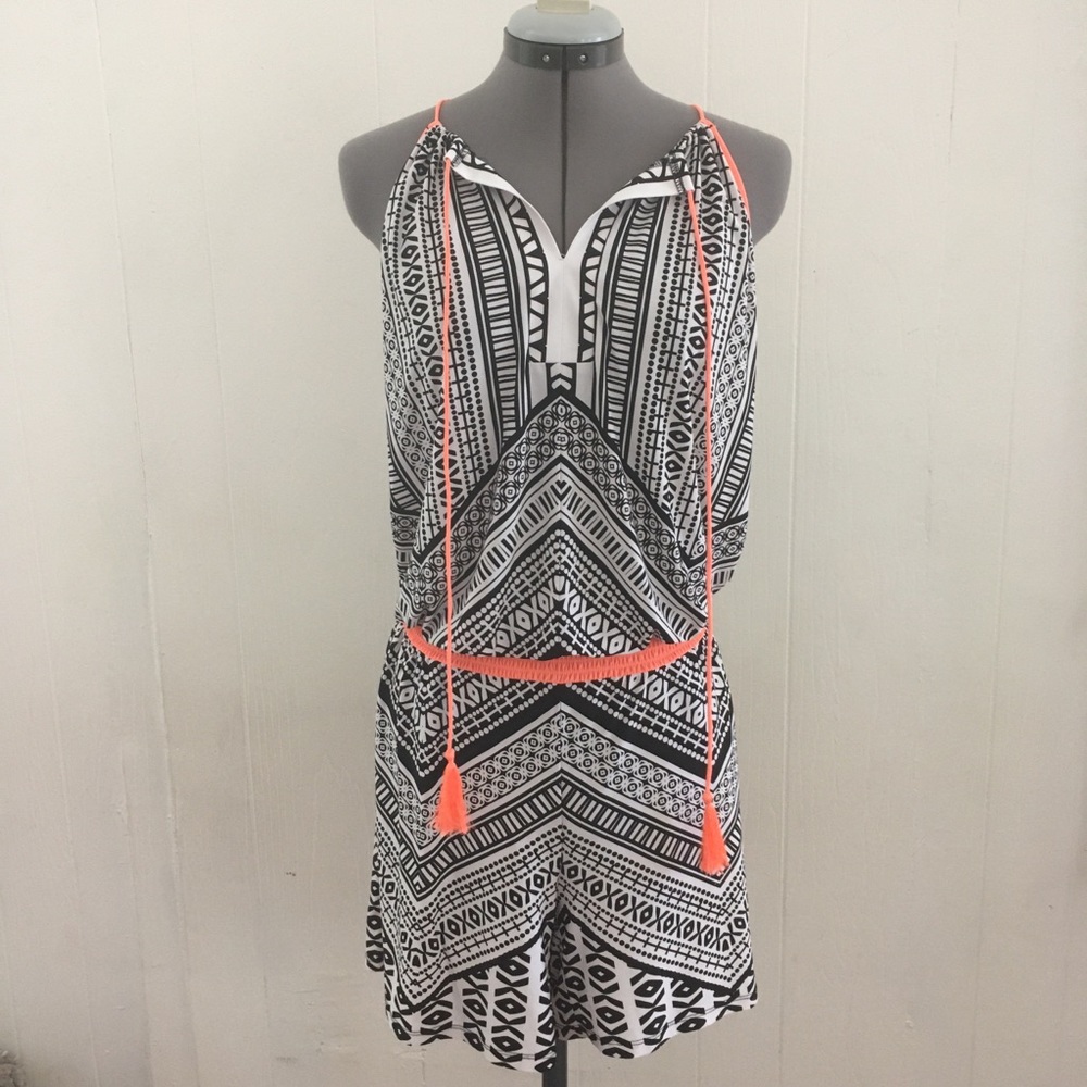 INC beach Detailed textured rompers size XL